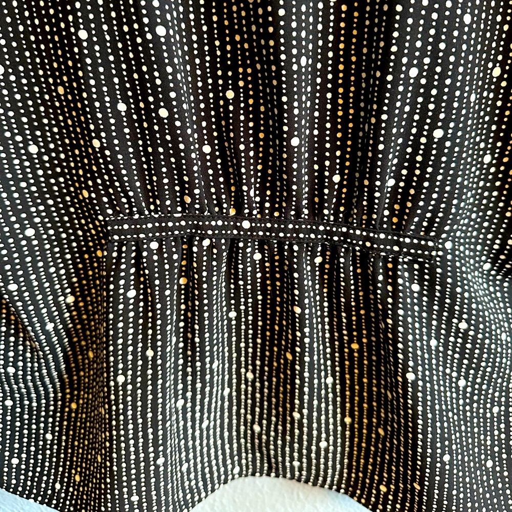 Covington Black Top Size Medium. - image 4